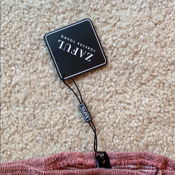 Cute Ruffle Zaful Set - Picture 2 of 4